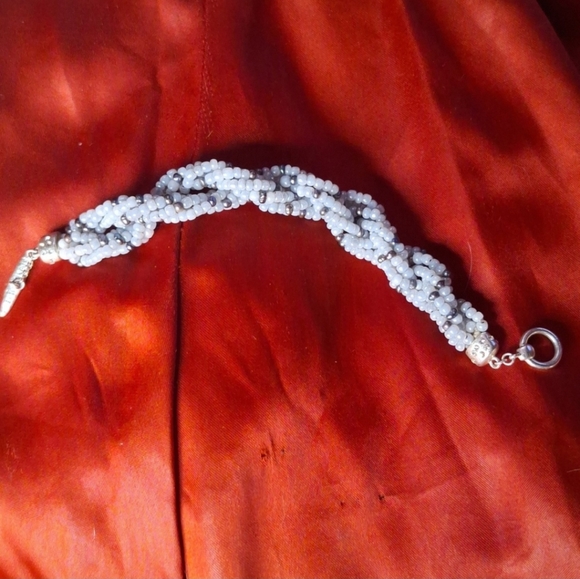 Lovely Beaded Bracelet by Sigrid Olsen with signature stamp on the Silver clasps - Picture 4 of 7